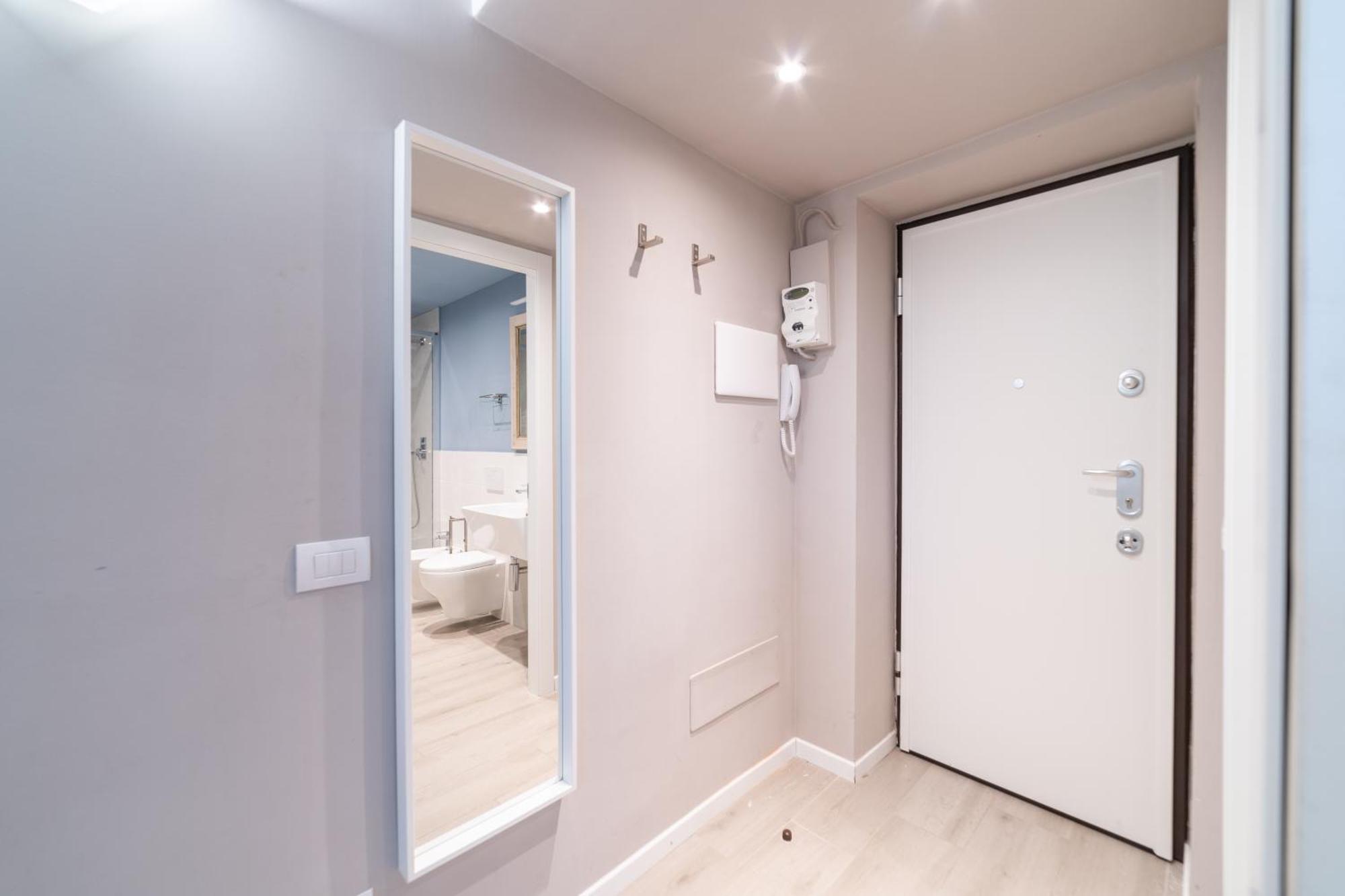Intrho Flat P.ta Romana Milan